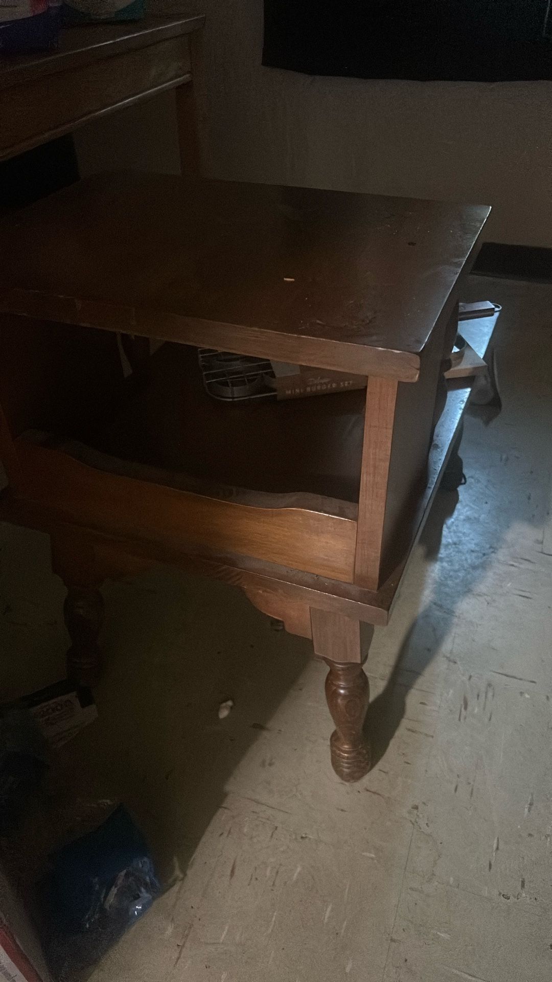 2 End Tables 