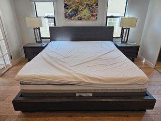 Modern King Bedroom Set + 2 Nightstands