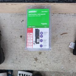 15amp Square D HOM115DFC Breakers 5 In Total Will Sell Separately 