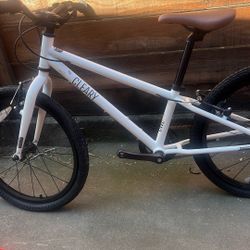 Clearly Owl 3 Speed Kids Bike 18”
