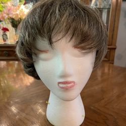 Like New Raquel Welch Brown Women’s Wig