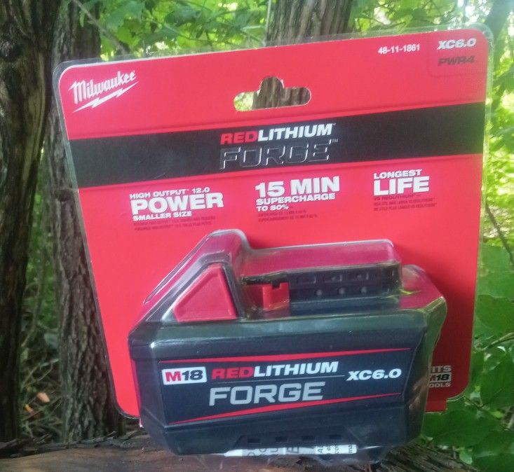 Milwaukee M18 18V Lithium-Ion REDLITHIUM FORGE 6.0 Ah Battery Pack