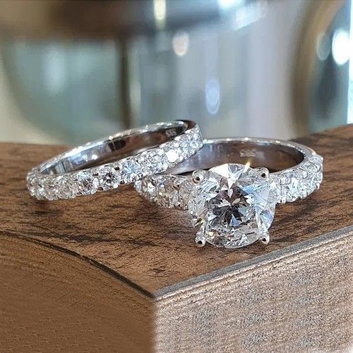 Bague Eternity Full Round CZ Diamonds Glitter Ring Set for Women, L448
 
  
