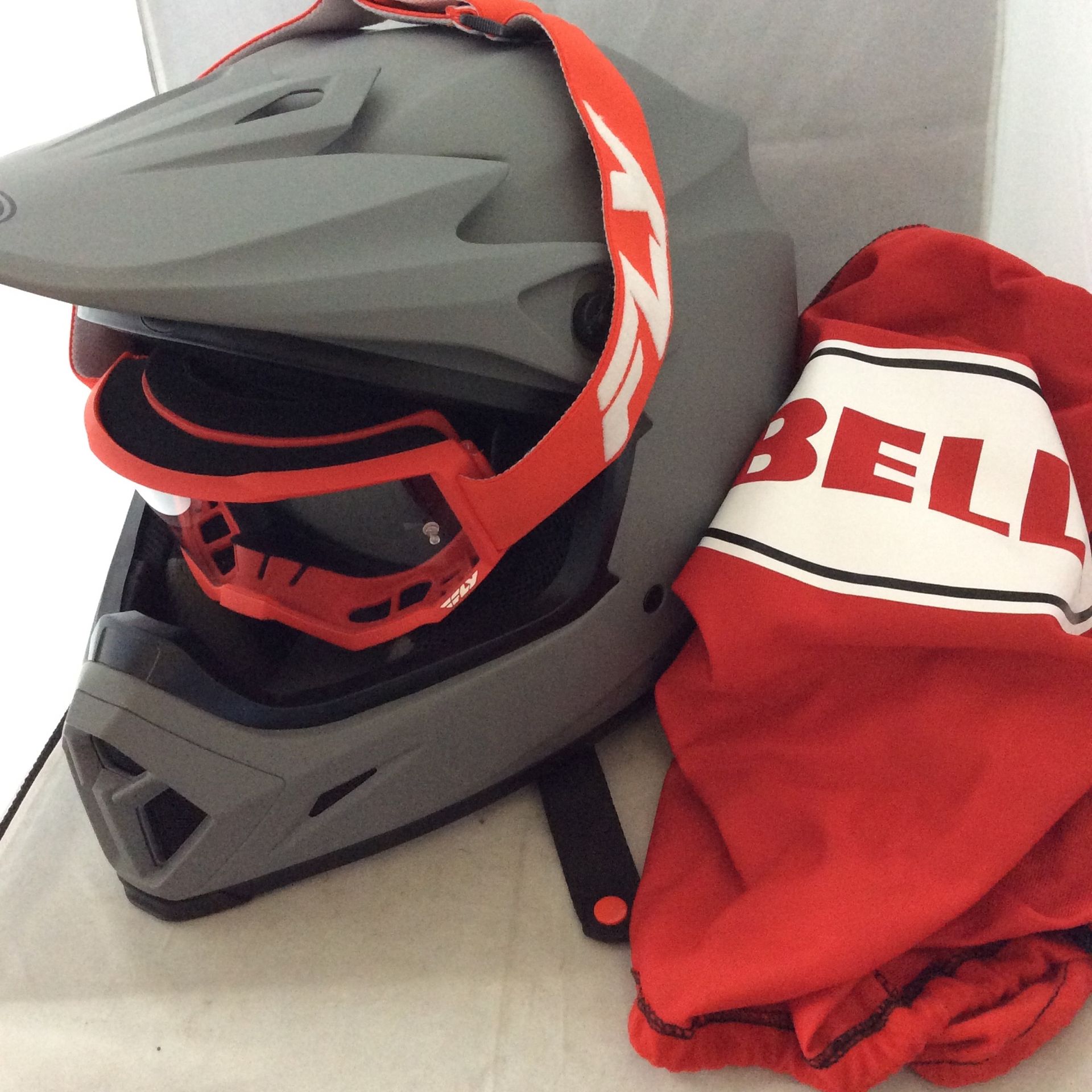 bell bike helmets for large heads Super DH Spherical Helmet, Matte Green / L helps redirect impact forces away from the brain by allowing the outer liner to rotate around the inner liner during a crash Visor Bicycle Helmets For Large
