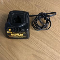 Dewalt DW9116 Charger