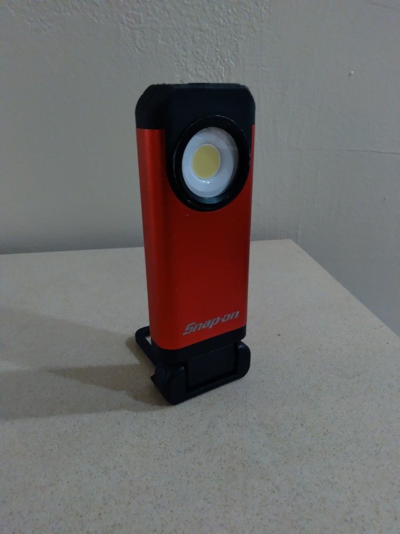 Snap on Active Cooling Pocket Rechargeable Light