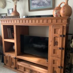 TV STAND / Entertainment Center 