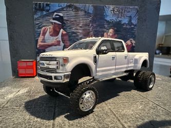 Custom Greenlight Ford F350 Lariat Dually Lifted Build – 1:64 Scale