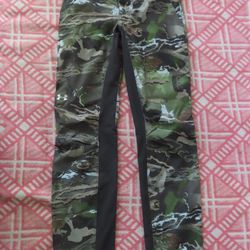 Under Armour Fletching Hunting Pants Camo Forest  Size 6- BRAND NEW (31x31.5)