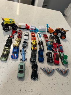 34 Hot Wheels Die-Cast Toy Cars and Vehicles