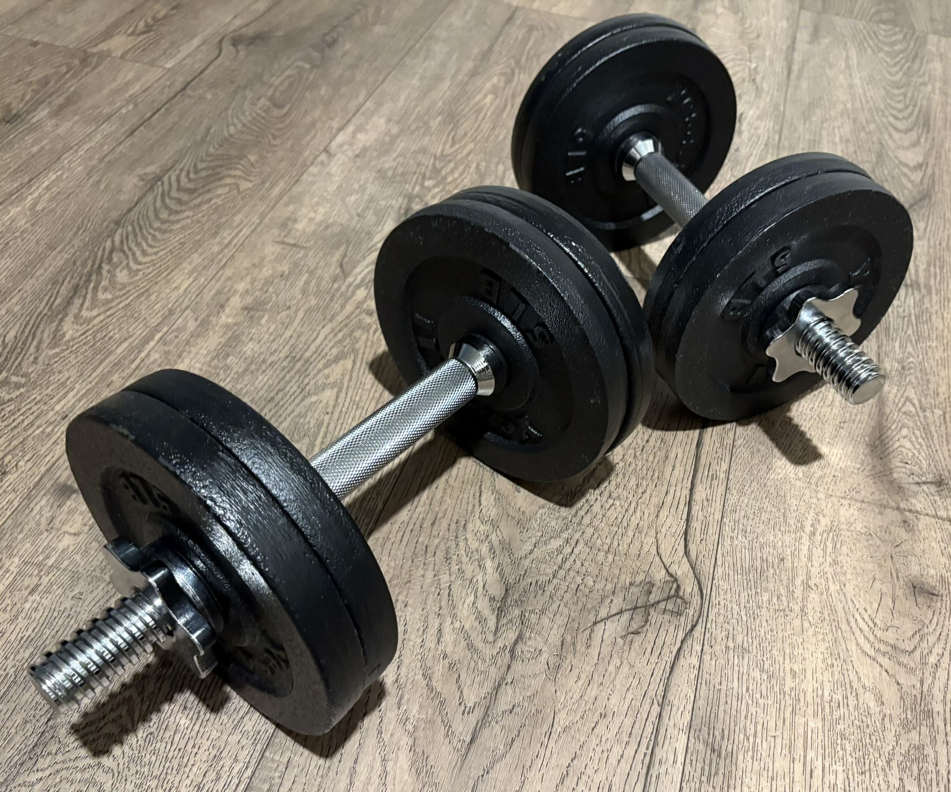 Set Of Cast Iron Adjustable Dumbbells 25 lbs