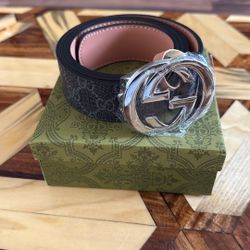 Black Gucci Belt with Silver Buckle 
