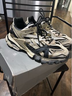 Balenciaga runner