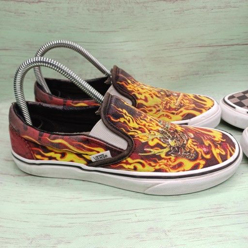 Vans Off The Wall Shoes Slip On Flame Size 6 Men's / Size 7.5 Women's
