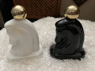 Royal Knights Black and White Bottles/Decor