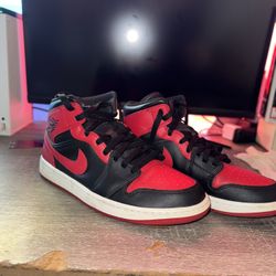 Jordan 1 Mid Banned