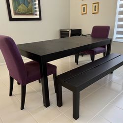 Dinner table for 6 to 8