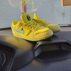 Yellow grateful dead product SB dunks