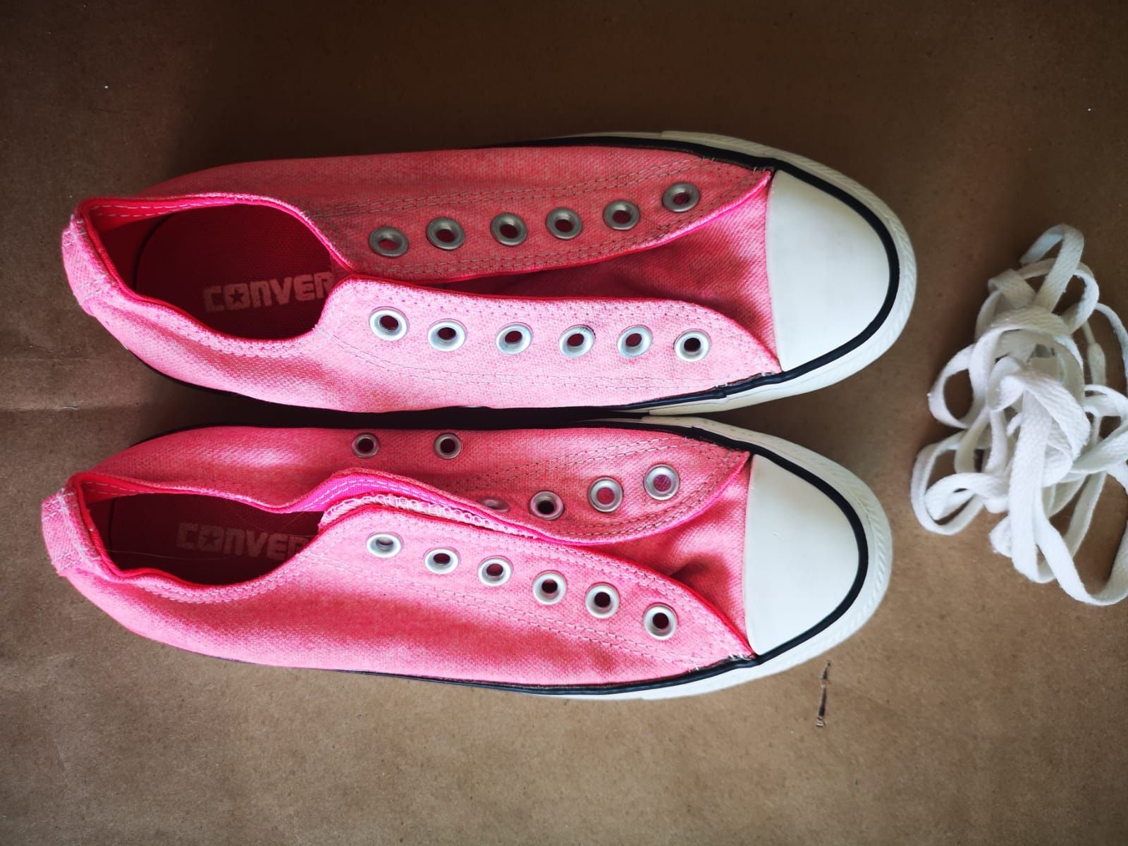 Pink converse like new never used