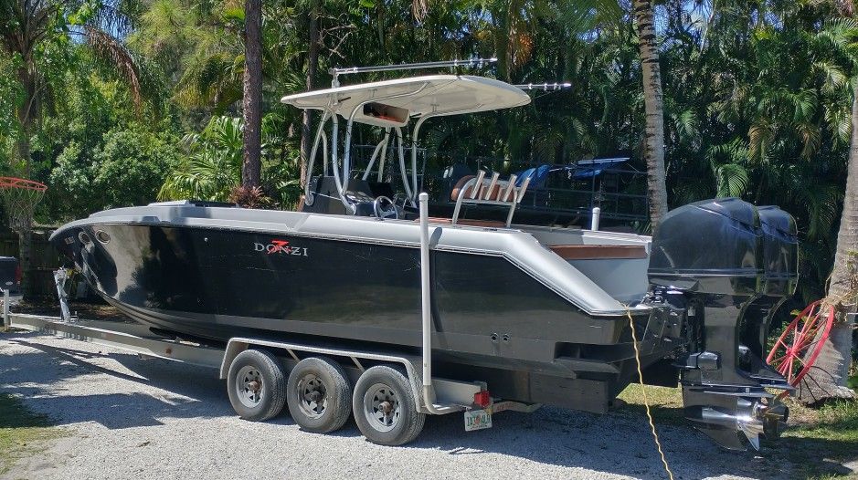 33ft Donzi Center Console W/Triple Axle Trailer for Sale in Vlg Wellingtn, FL OfferUp