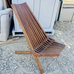 -Stylish Low Profile Acacia Wood Lounge Chair for the Patio, Porch, Lawn, Garden