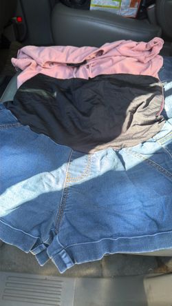 Maternity Shorts size small