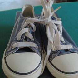 Boys Sz 10 Blue Converse 