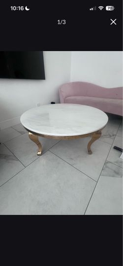Round marble coffee table