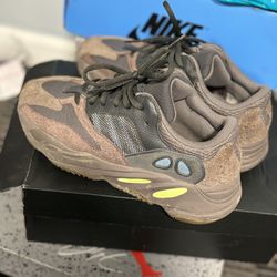 Yeezy 700