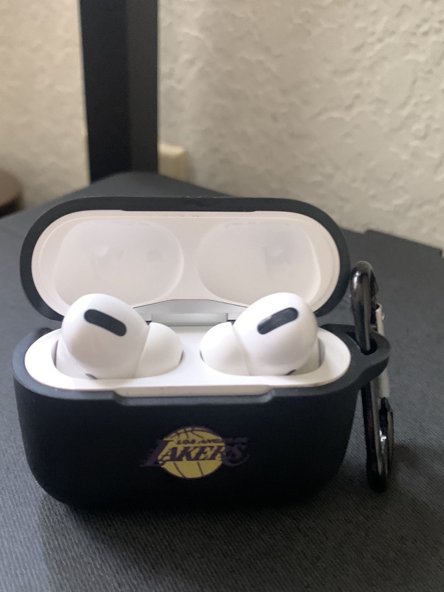 AirPods Pro w/case