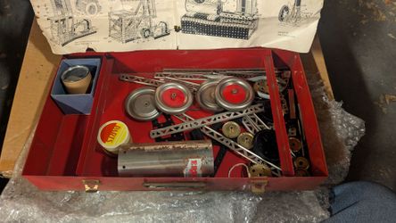Erector set