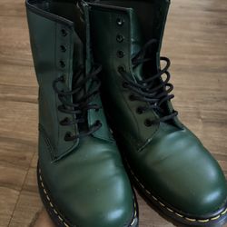 GREEN LEATHER DOC MARTENS SIZE 11