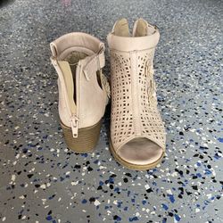 Girls Sandal 👡 