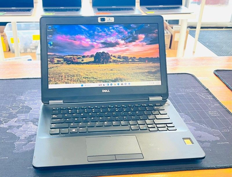Dell Latitude e7270 i7 8GB 256GB SSD Windows 11 pro laptop Dell Latitude e7270 i7 8GB 256GB SSD Windows 11 pro laptop