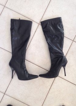 Size 6 black leather boots with heels