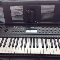 Yamaha PSR-E283 61-Key Keyboard w/ Power Adapter (Like New)