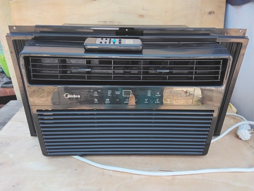 Midea 8000 BTU Window Air Conditioner AC With Wi-Fi, Remote And Side Panels 