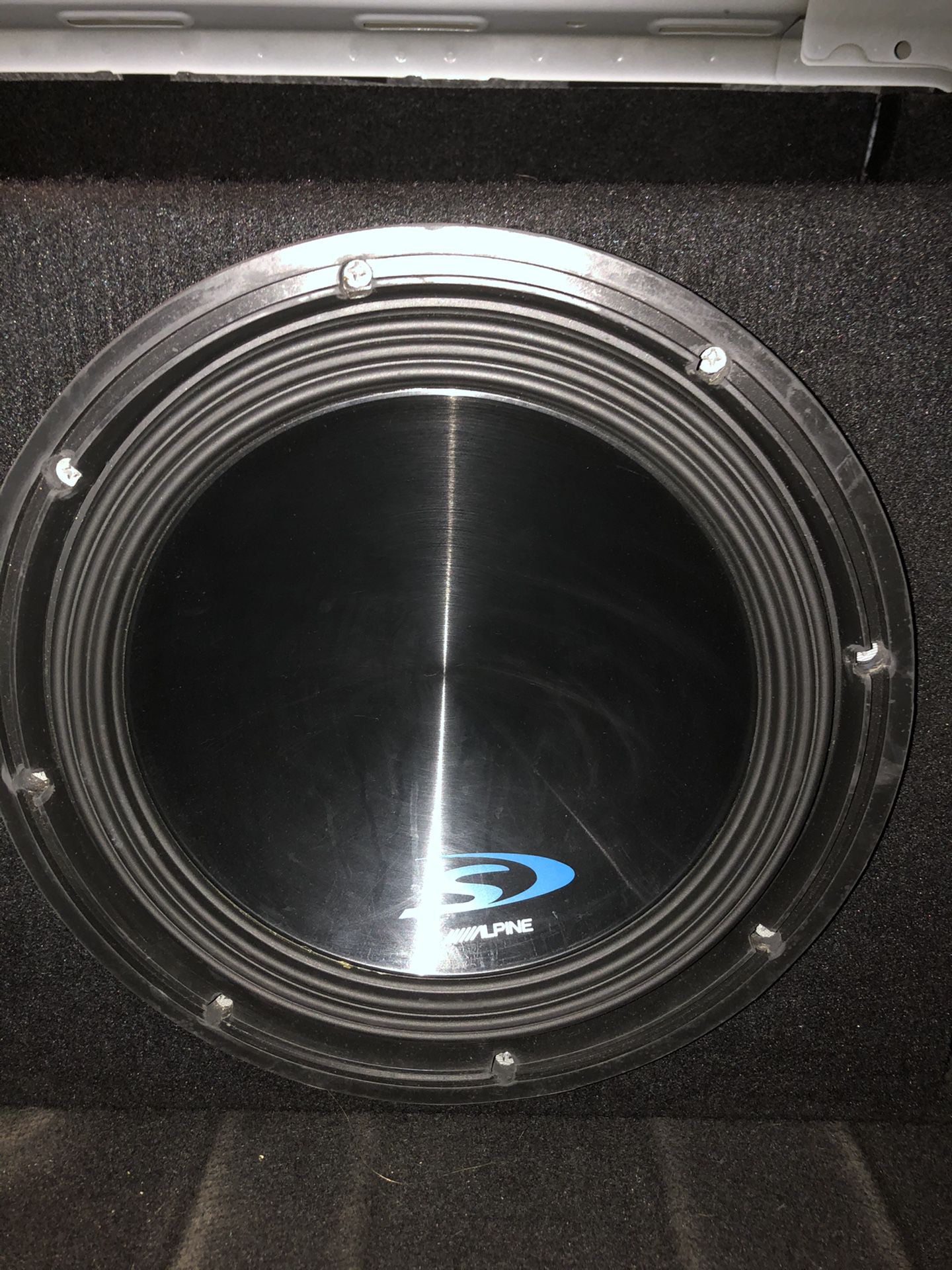 12inch Alpine S Subwoofer and Ported Box 600 Watts Rms