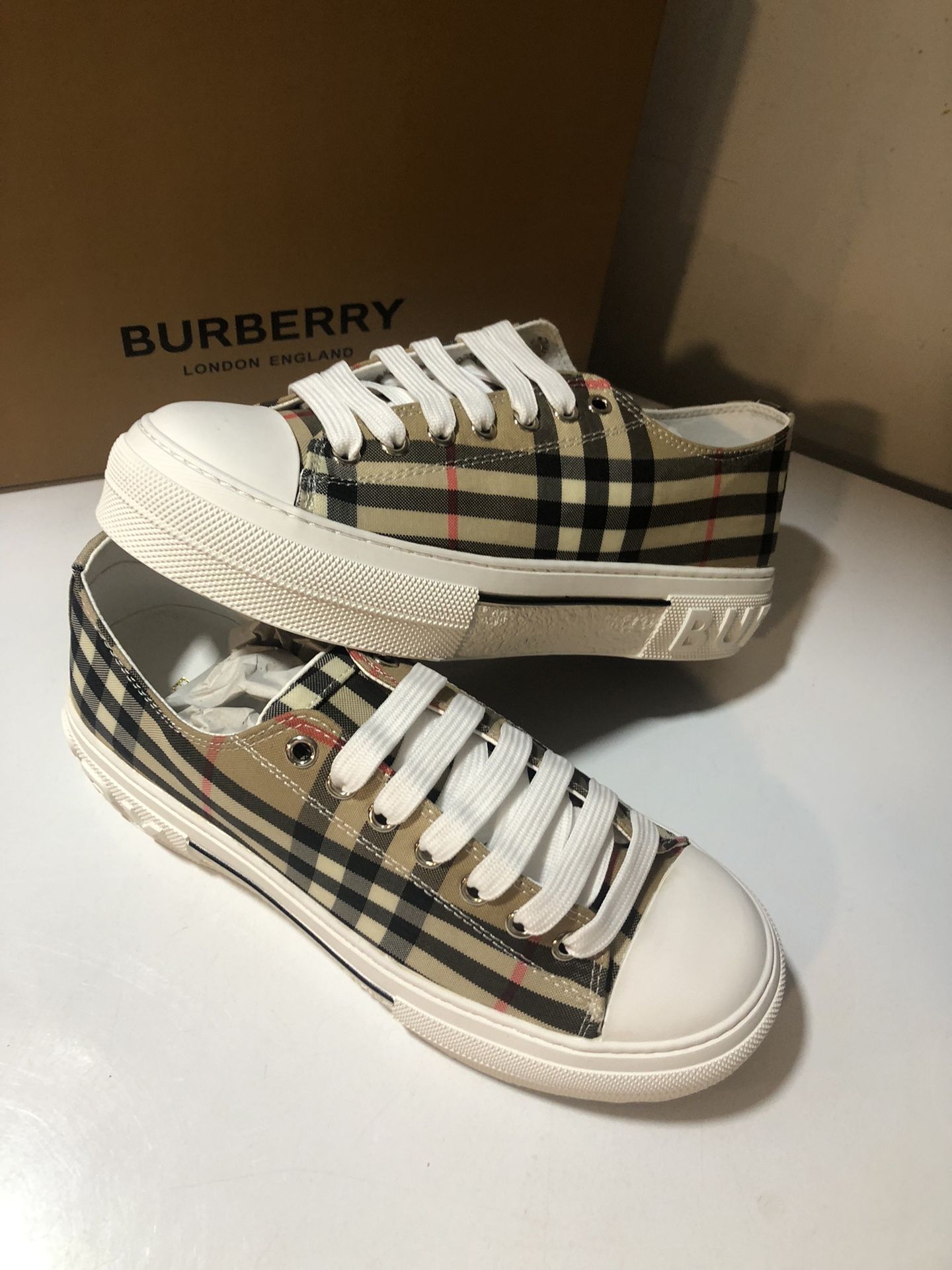 Sizes 36,42,43,44,