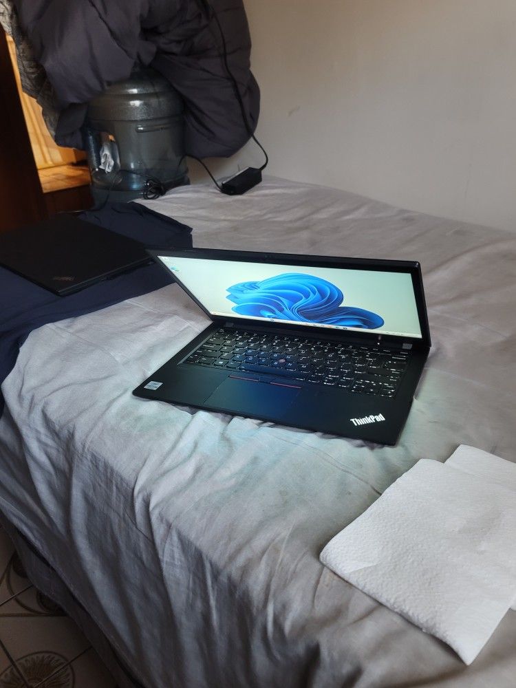 Lenovo Laptop: Core i7. Windows 11 V-24H2, Wi-Fi, Bluetooth. MS-office. M.2 Drive, WebCam.