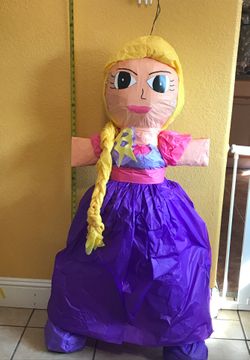 Rapunzel piñata