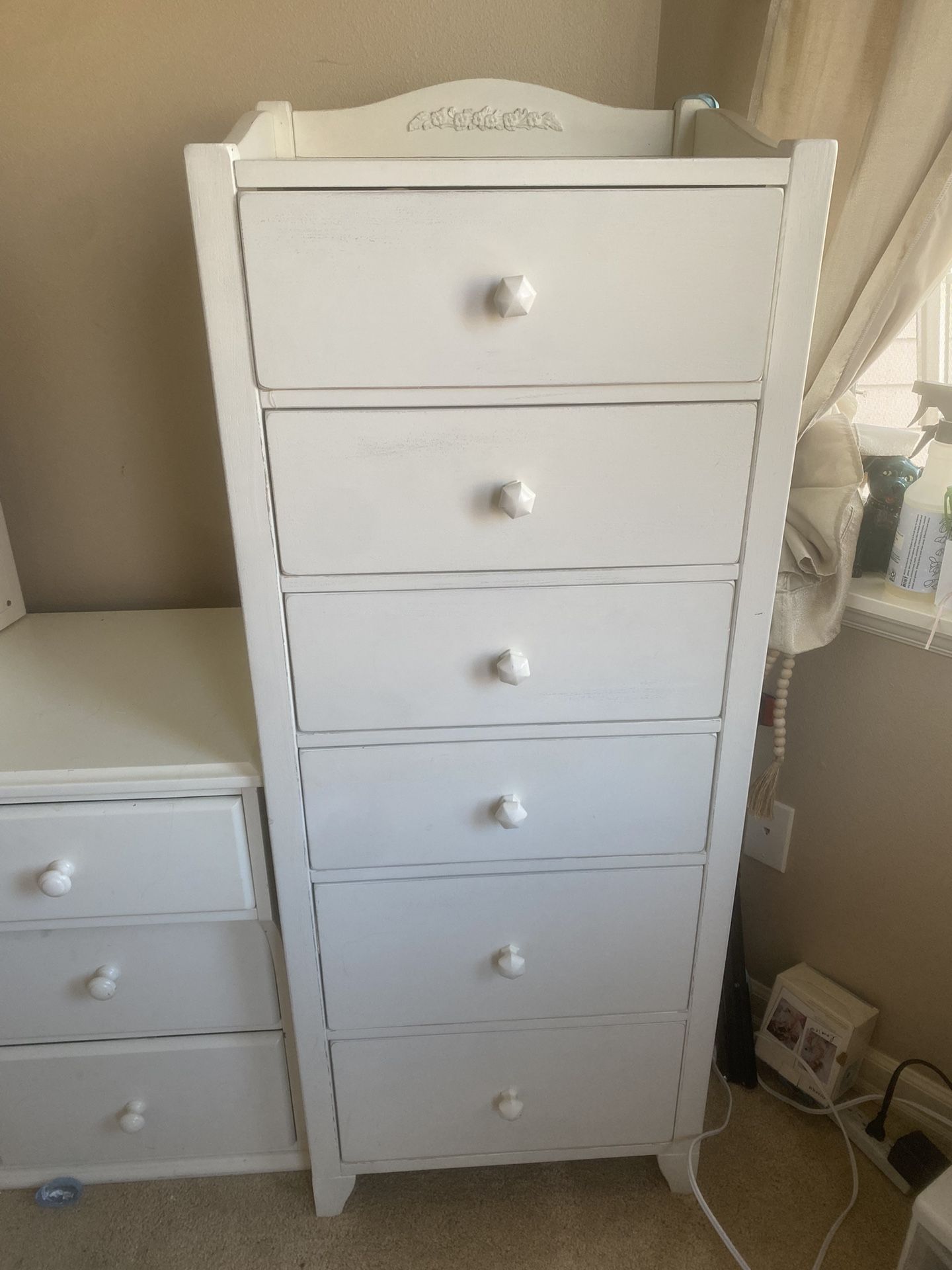 Pottery barn 6 - Drawer Tower Dresser White 