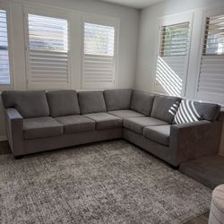Large Gray 6 Seat L Shaped Couch Axis