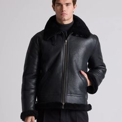 Men’s Shearling Bomber Jacket Size Medium. 