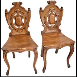 PAIR OF ANTIQUE OAK CHAIRS
