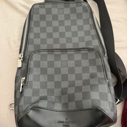 LV Sling Black Used