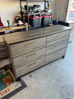 Dresser with attachable mirror - Gracie oaks