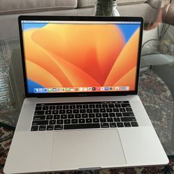 MacBook Pro 15-inch, 2018 i7 2.6 GHz 6- Core 32GB 500GB