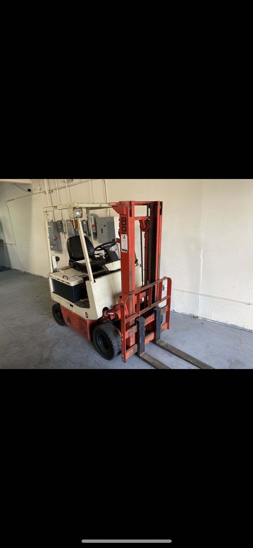 Electric Forklift 