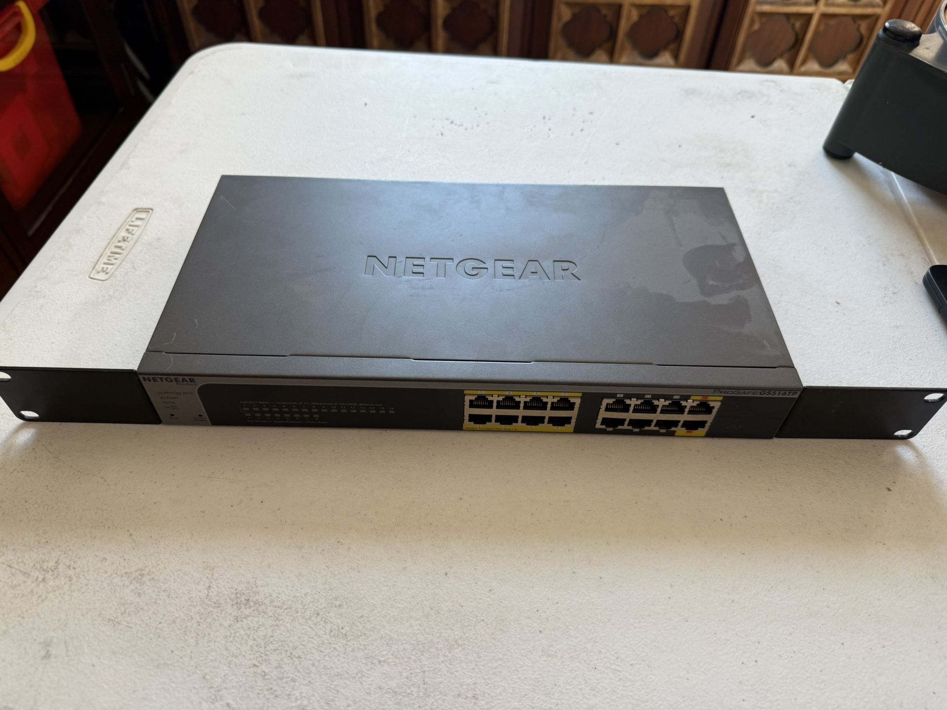 Netgear GS516TP ProSafe 16-Port Gigabit PoE Smart Switch